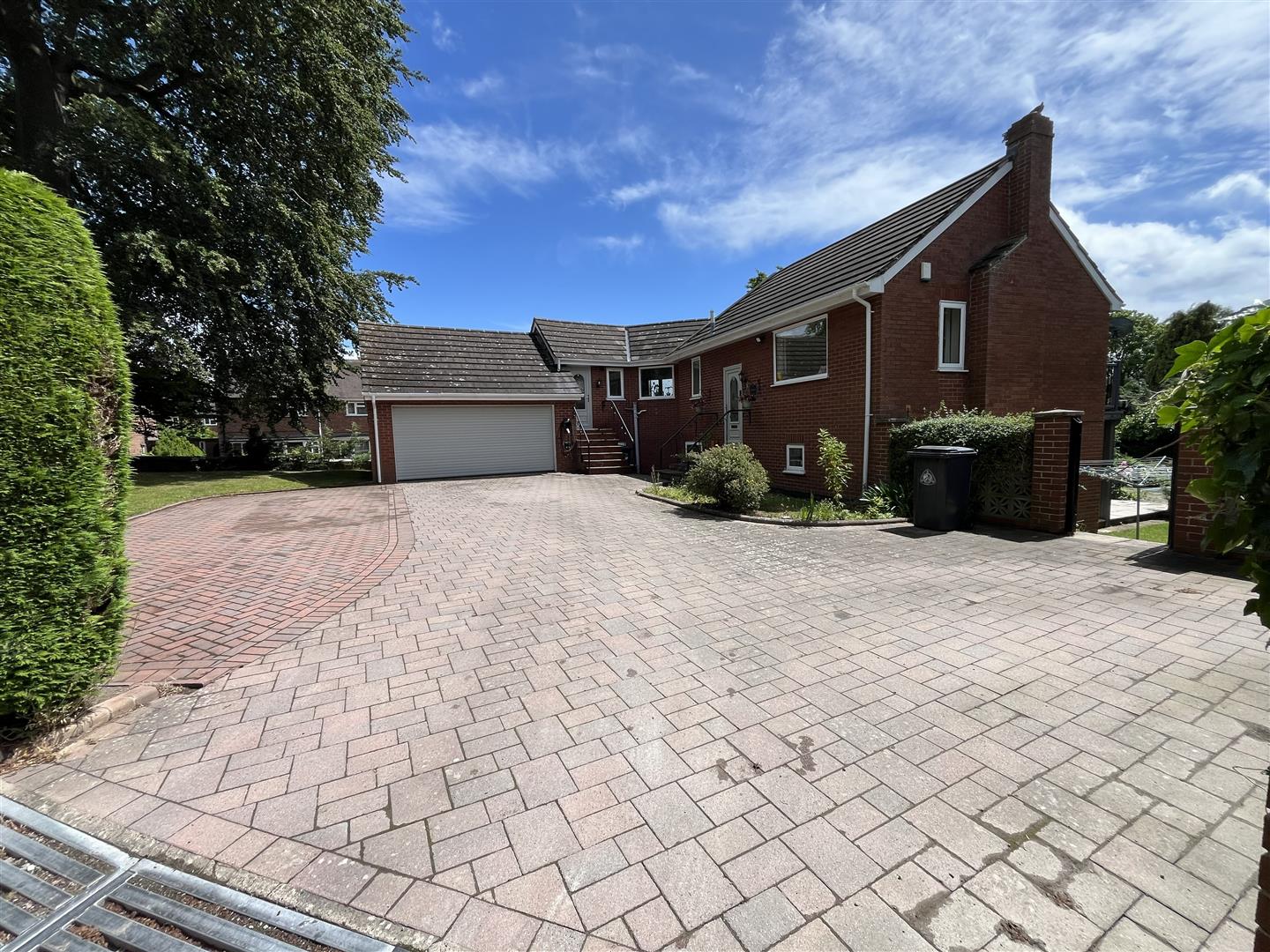 Oakdene Lowe Hill Road, Wem, SY4 5UA For Sale
